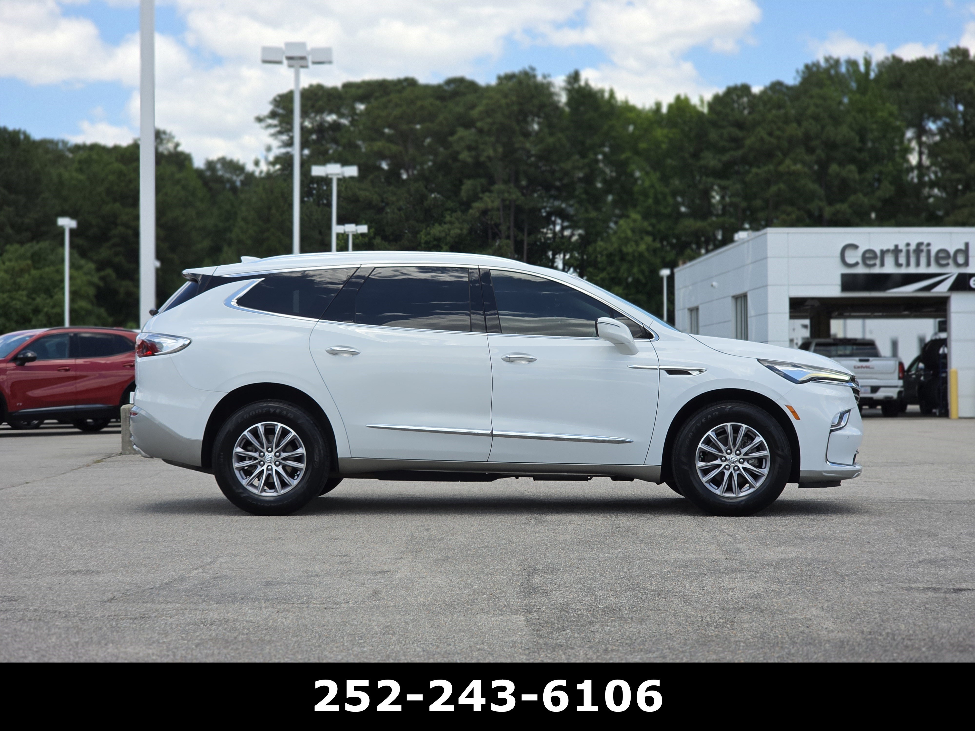 Used 2023 Buick Enclave Essence FWD image 9