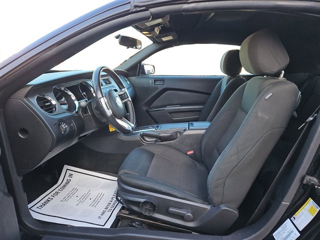 Used 2014 Ford Mustang Convertible image 10