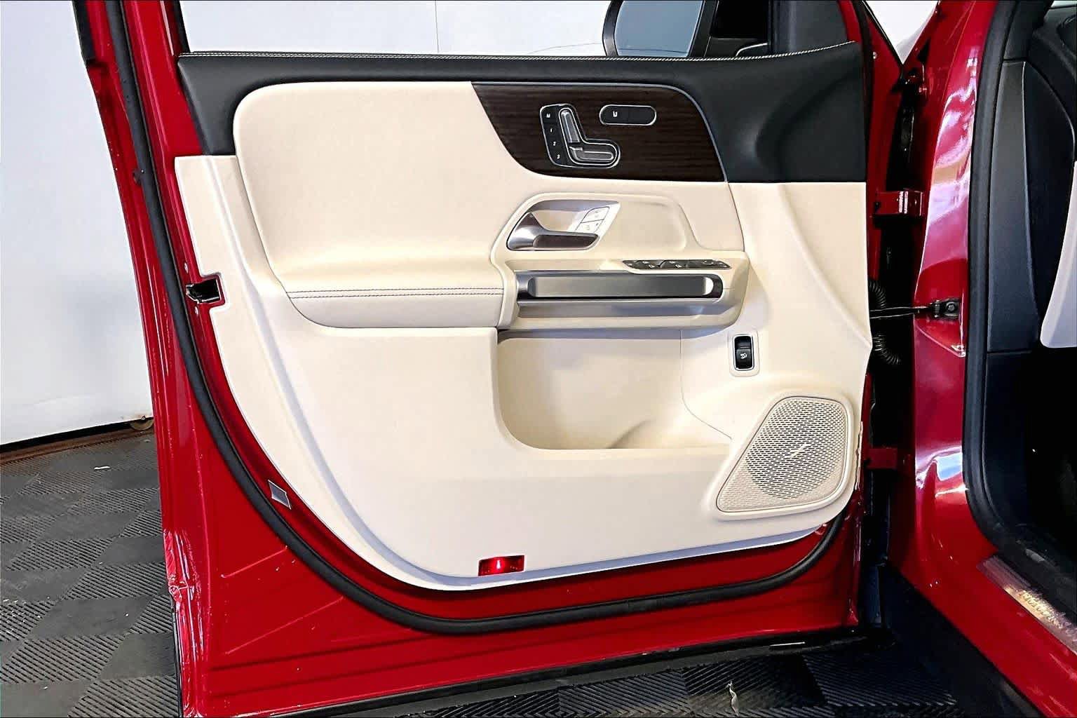 New 2026 Mercedes-Benz GLB 250 4MATIC image 11