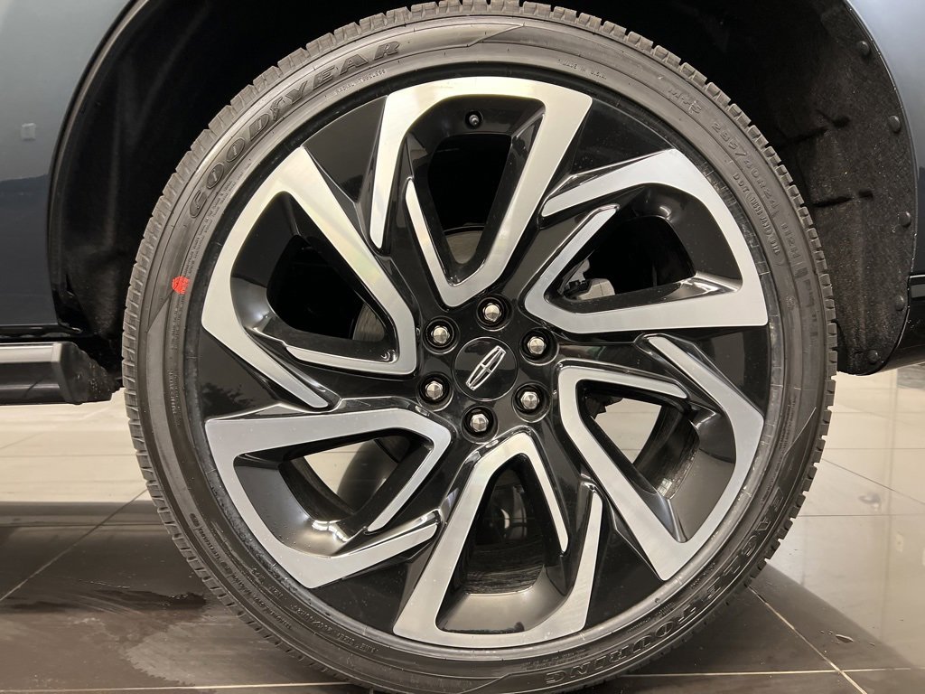 New 2026 Lincoln Navigator Reserve image 7