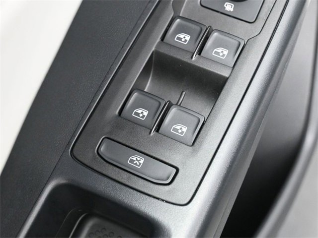 Certified 2025 Volkswagen Taos SE image 13