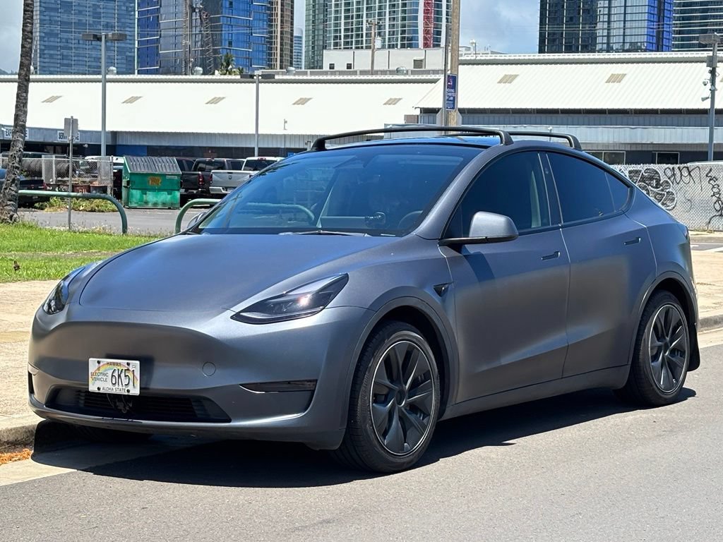 Used 2023 Tesla Model Y Long Range AWD/4WD image 1