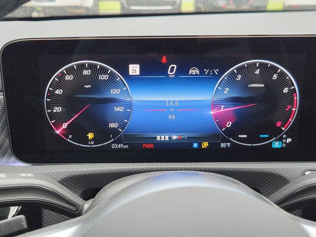 Used 2025 Mercedes-Benz CLA 250 4MATIC image 5