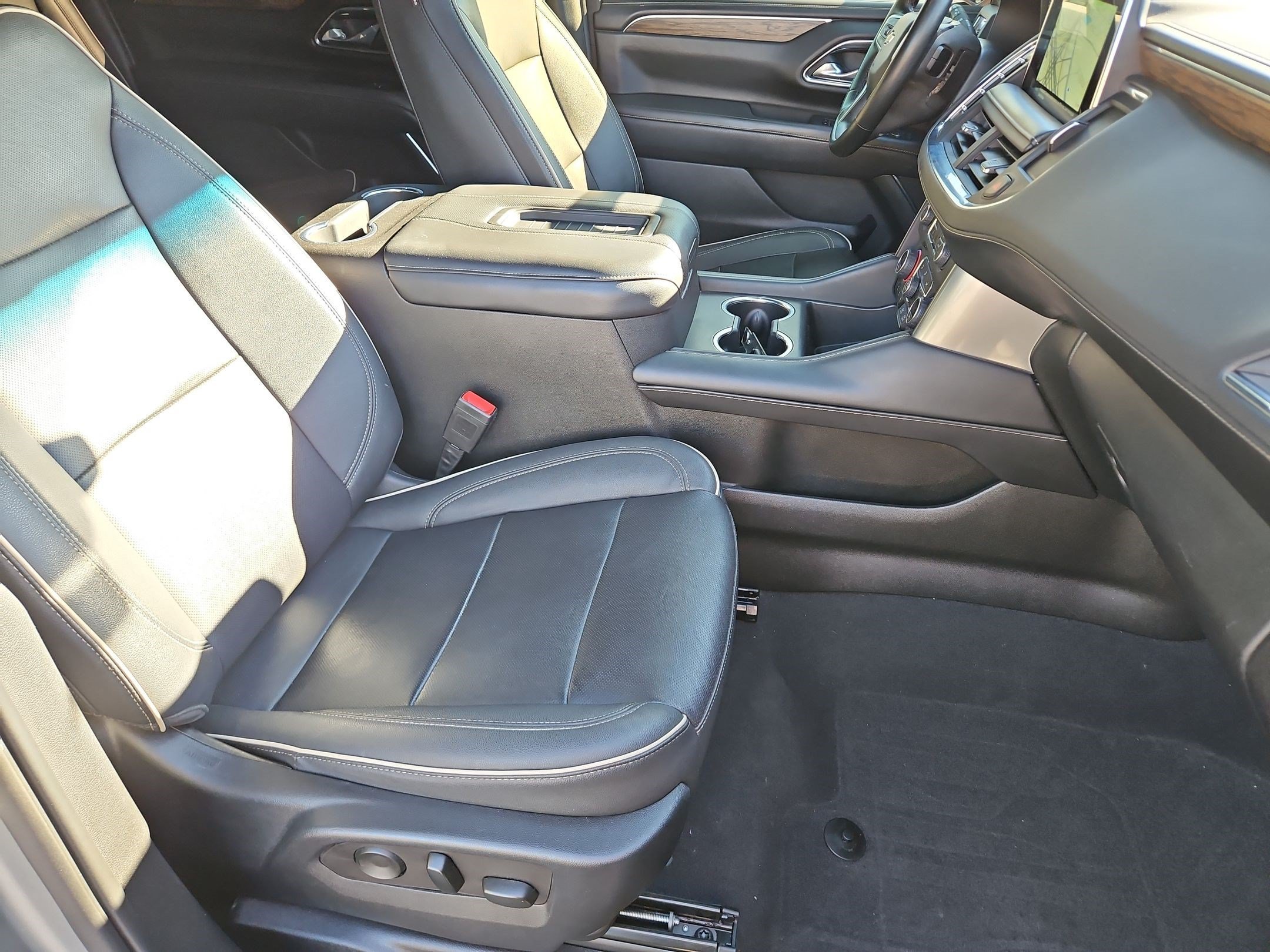Certified 2023 Chevrolet Suburban Premier AWD/4WD image 30