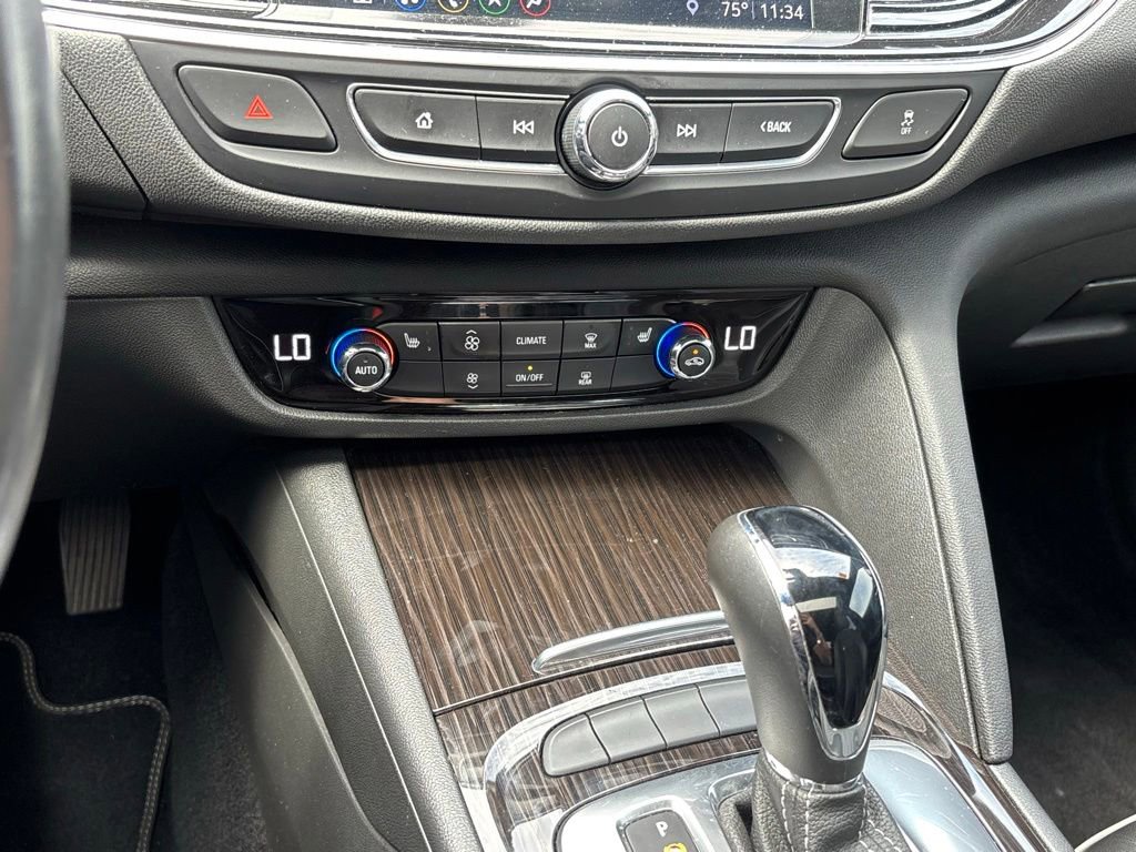 Used 2019 Buick Regal Avenir FWD image 11