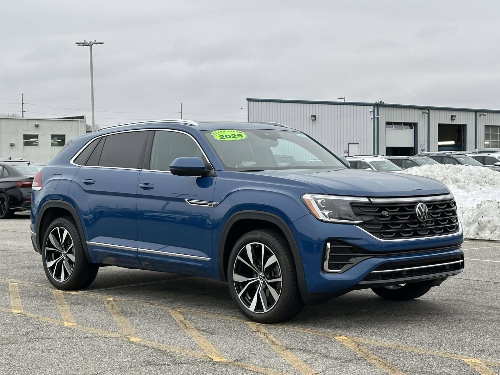 Certified 2025 Volkswagen Atlas Cross Sport SEL Premium R-Line image 8