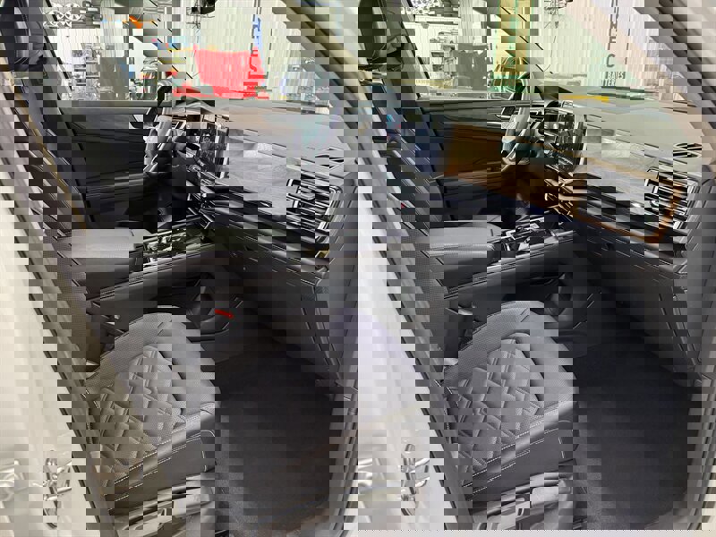 Used 2024 Volkswagen Atlas SE image 14