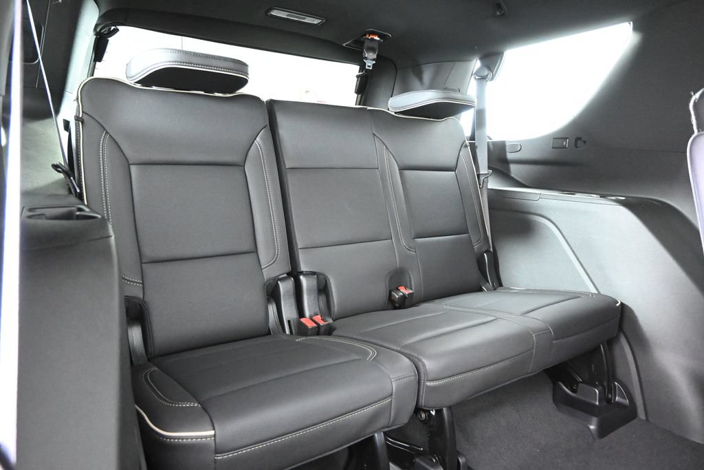 Used 2023 Chevrolet Tahoe Premier w/ Premium Package 2 AWD/4WD image 16