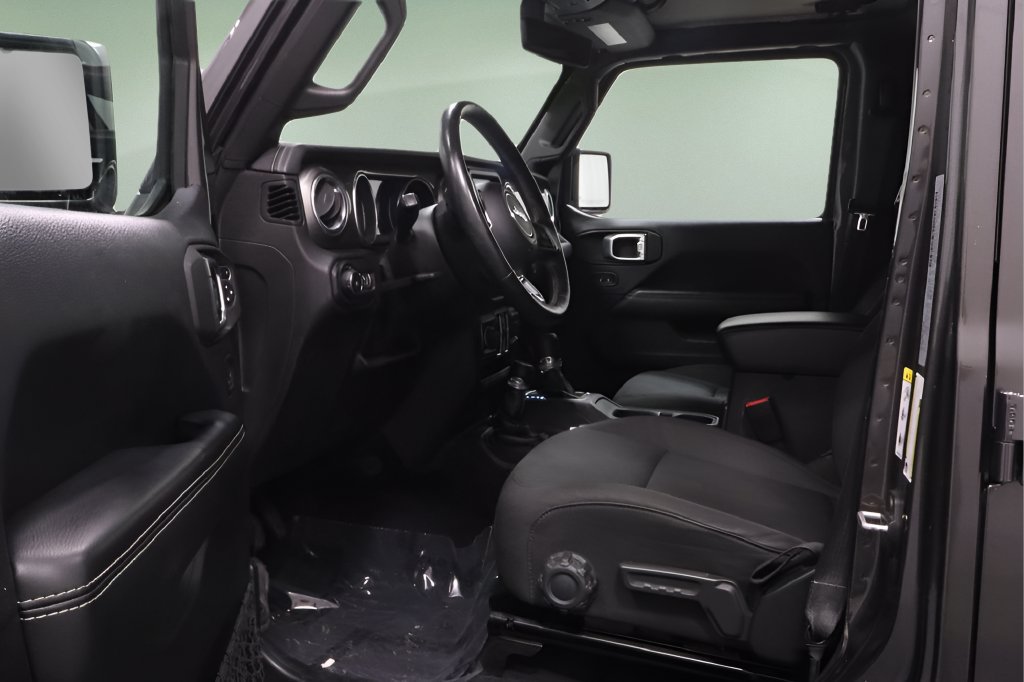 Certified 2018 Jeep Wrangler Unlimited Sahara AWD/4WD image 11