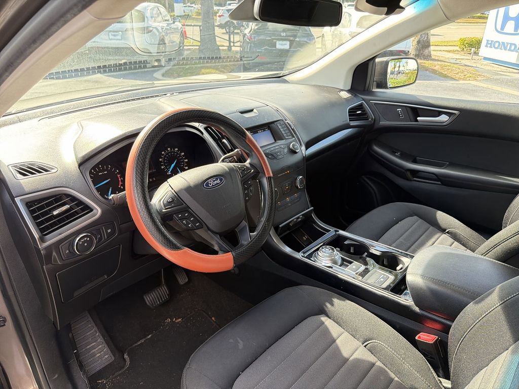Used 2019 Ford Edge SE image 23