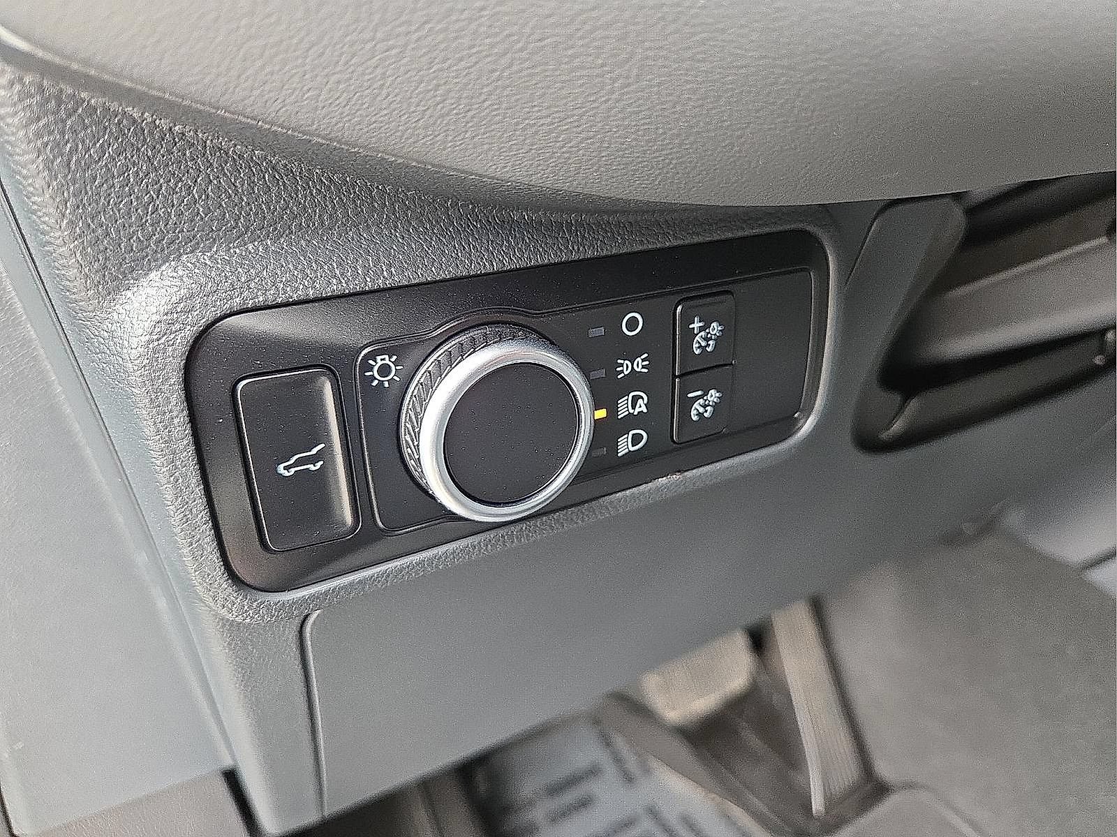Used 2025 Ford Explorer Active AWD/4WD image 11