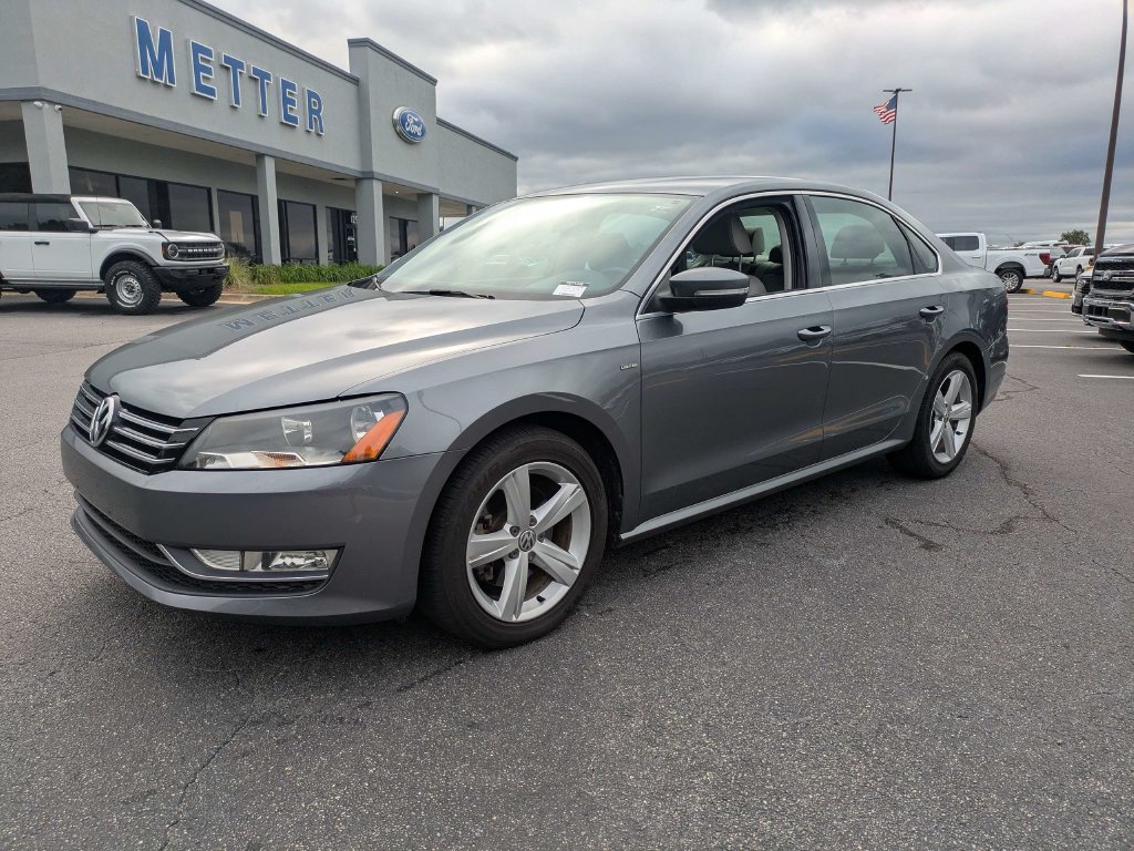 Used 2015 Volkswagen Passat 1.8T Limited Edition FWD image 8