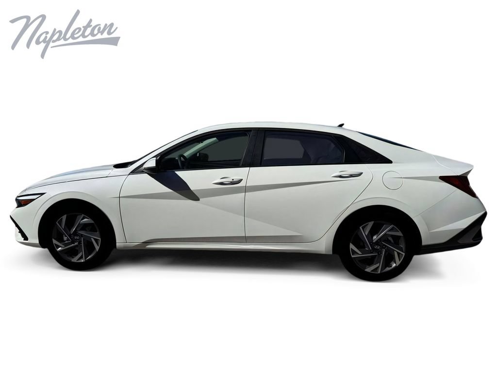 New 2026 Hyundai Elantra Limited FWD image 3