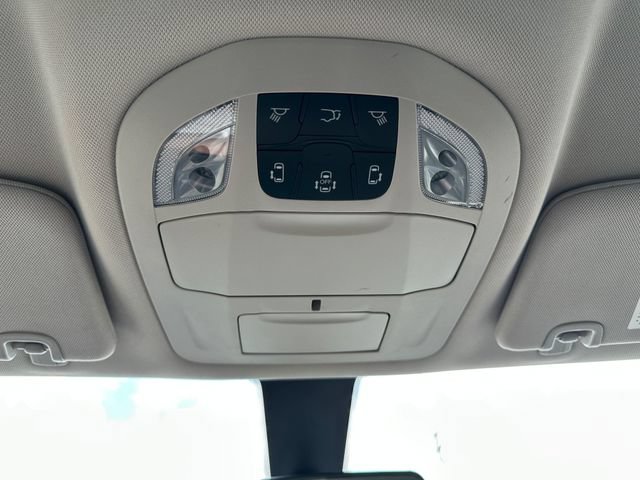 Used 2022 Chrysler Voyager LX FWD image 25