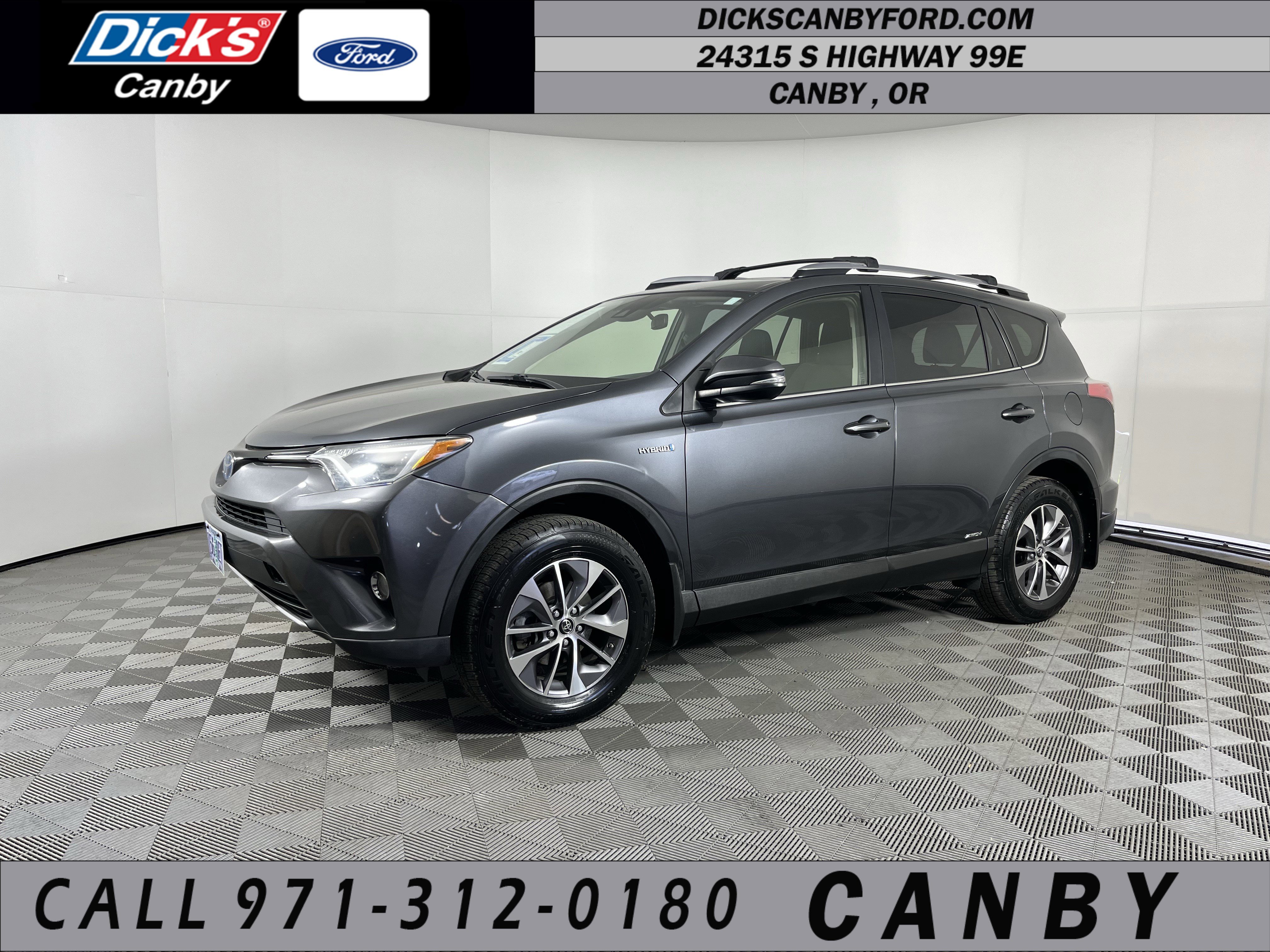 Used 2018 Toyota RAV4 XLE AWD/4WD image 1