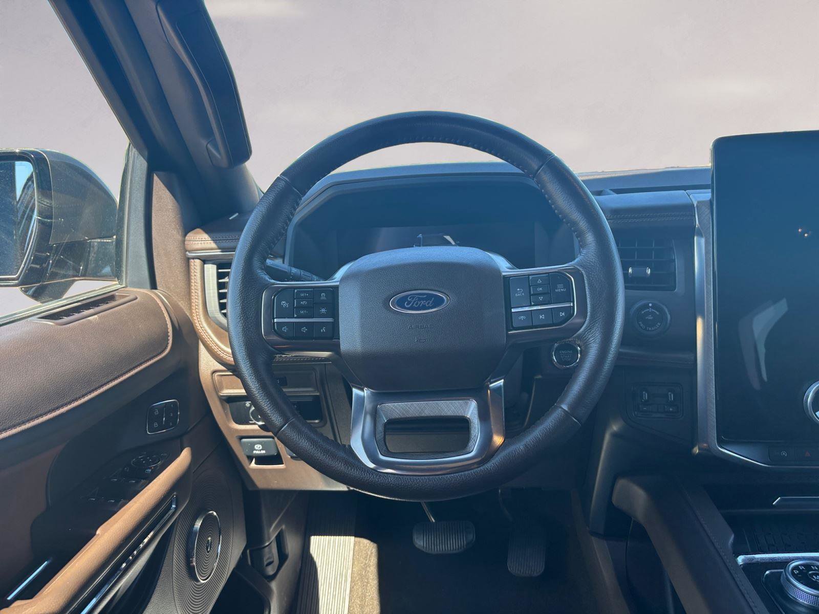 Used 2024 Ford Expedition King Ranch RWD image 12