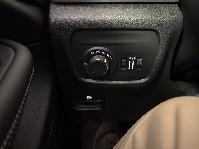 New 2025 Jeep Grand Cherokee Laredo X w/ Luxury Tech Group I image 20