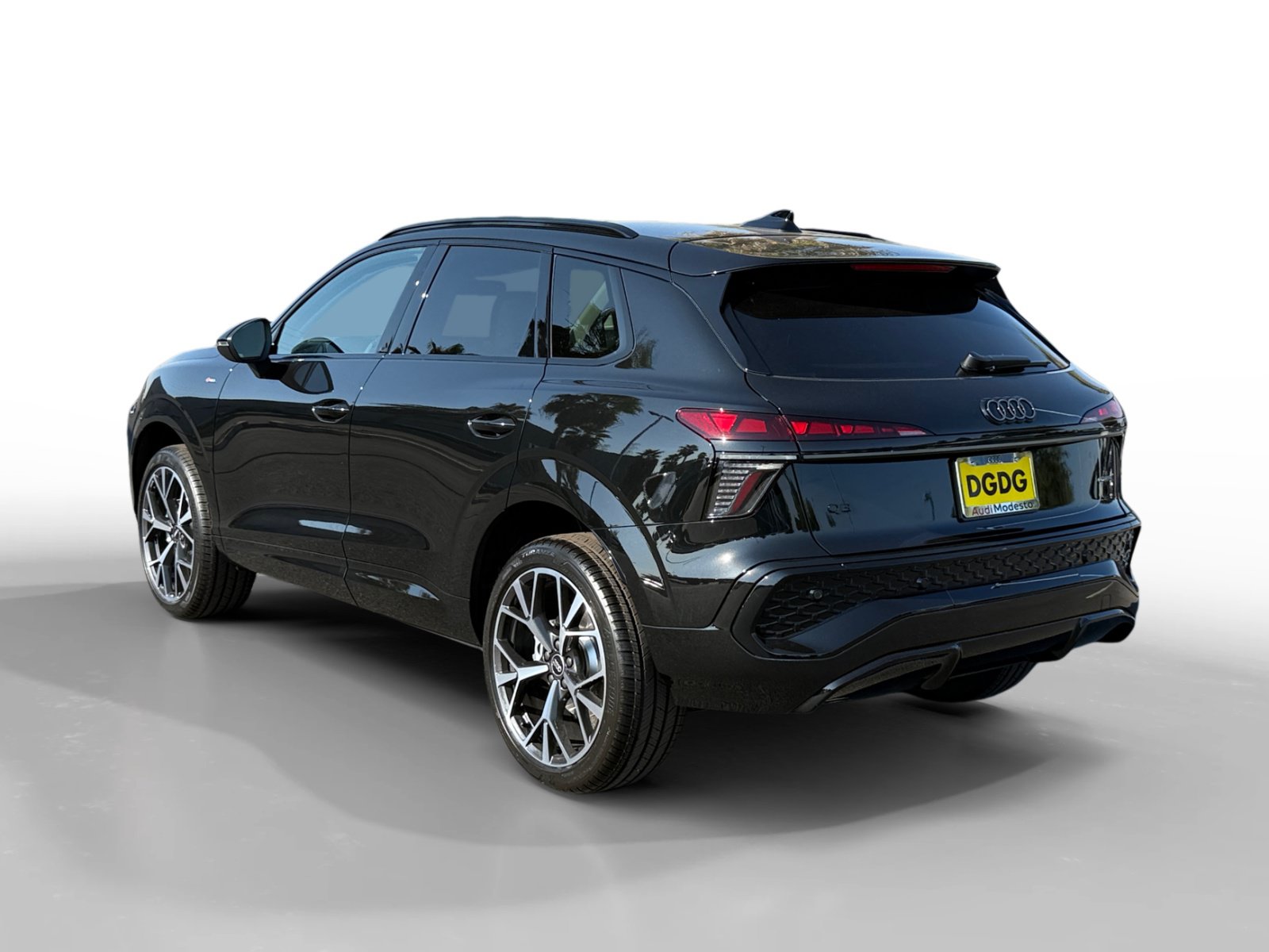New 2026 Audi Q3 quattro 2.0T AWD/4WD image 3