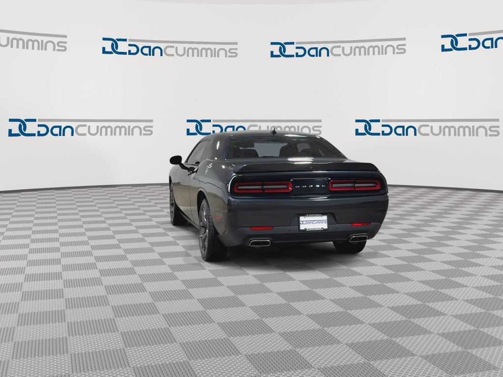 Used 2018 Dodge Challenger SXT Plus RWD image 8