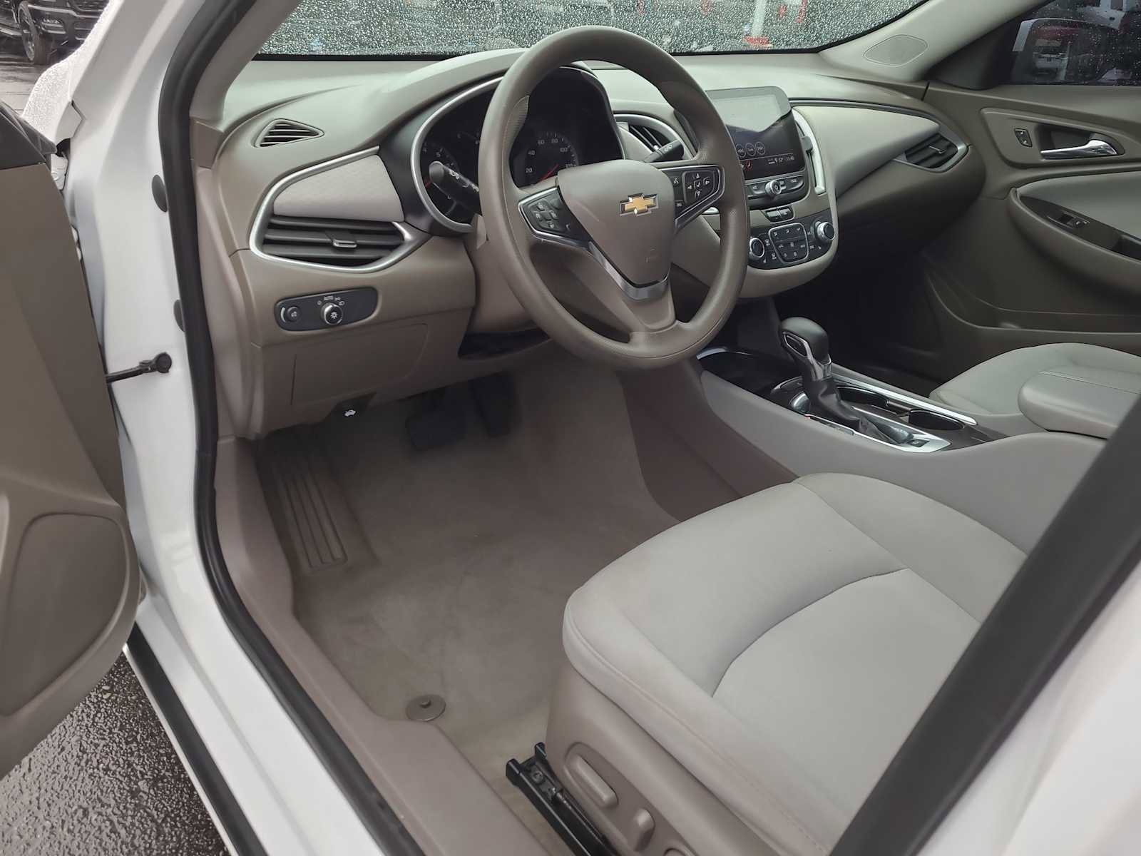 Used 2022 Chevrolet Malibu LT image 10