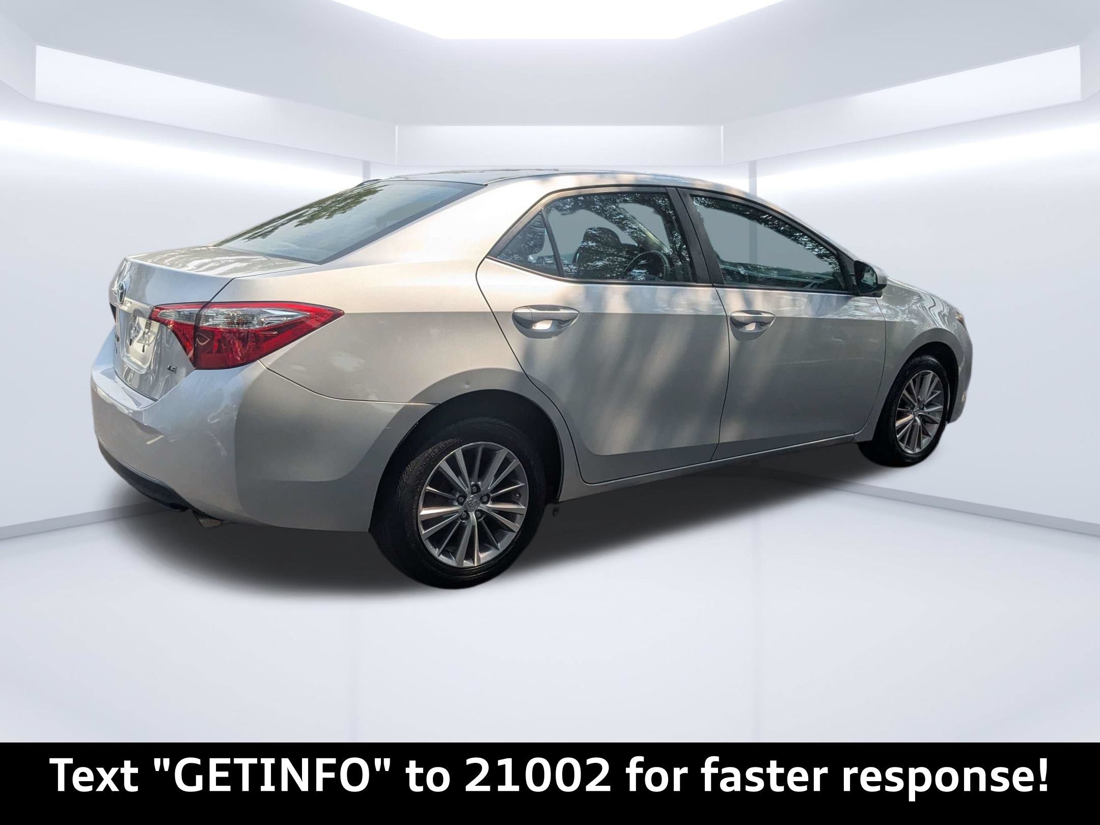 Used 2015 Toyota Corolla LE FWD image 4