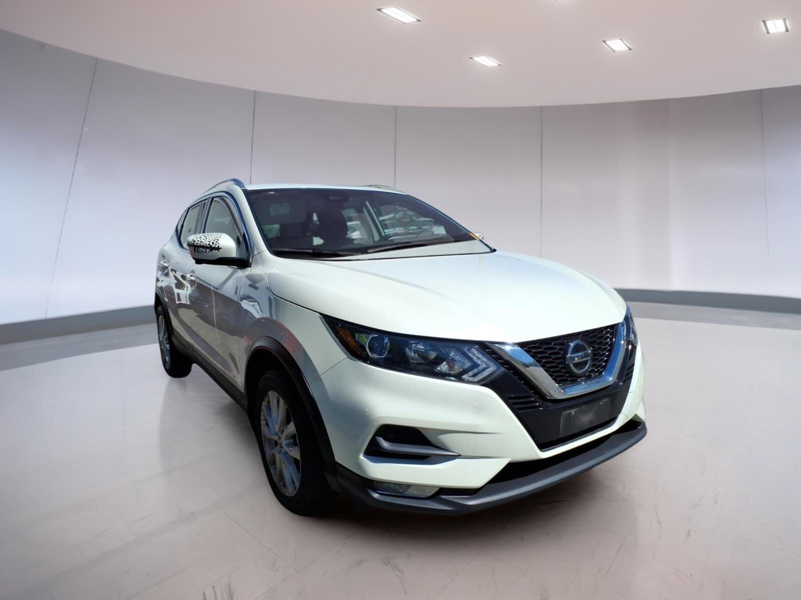 Used 2022 Nissan Rogue Sport SV w/ Technology Package AWD/4WD image 1