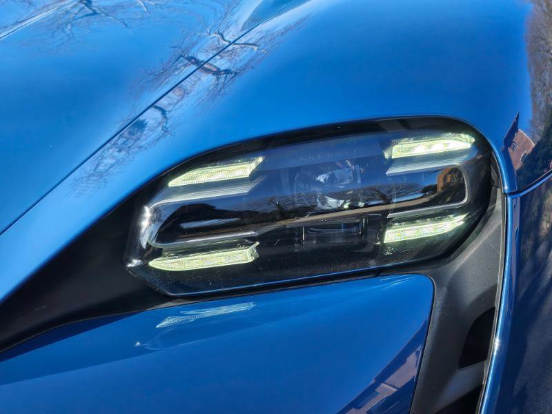 Used 2023 Porsche Taycan w/ Premium Package image 28