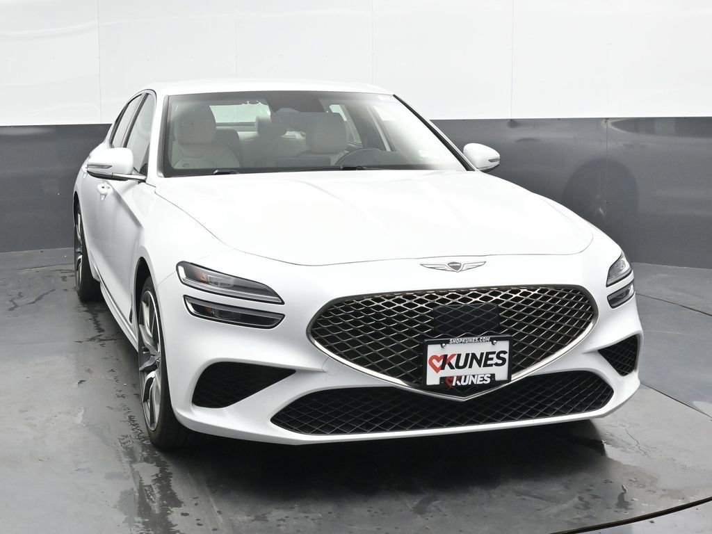 Used 2024 Genesis G70 2.5T image 5