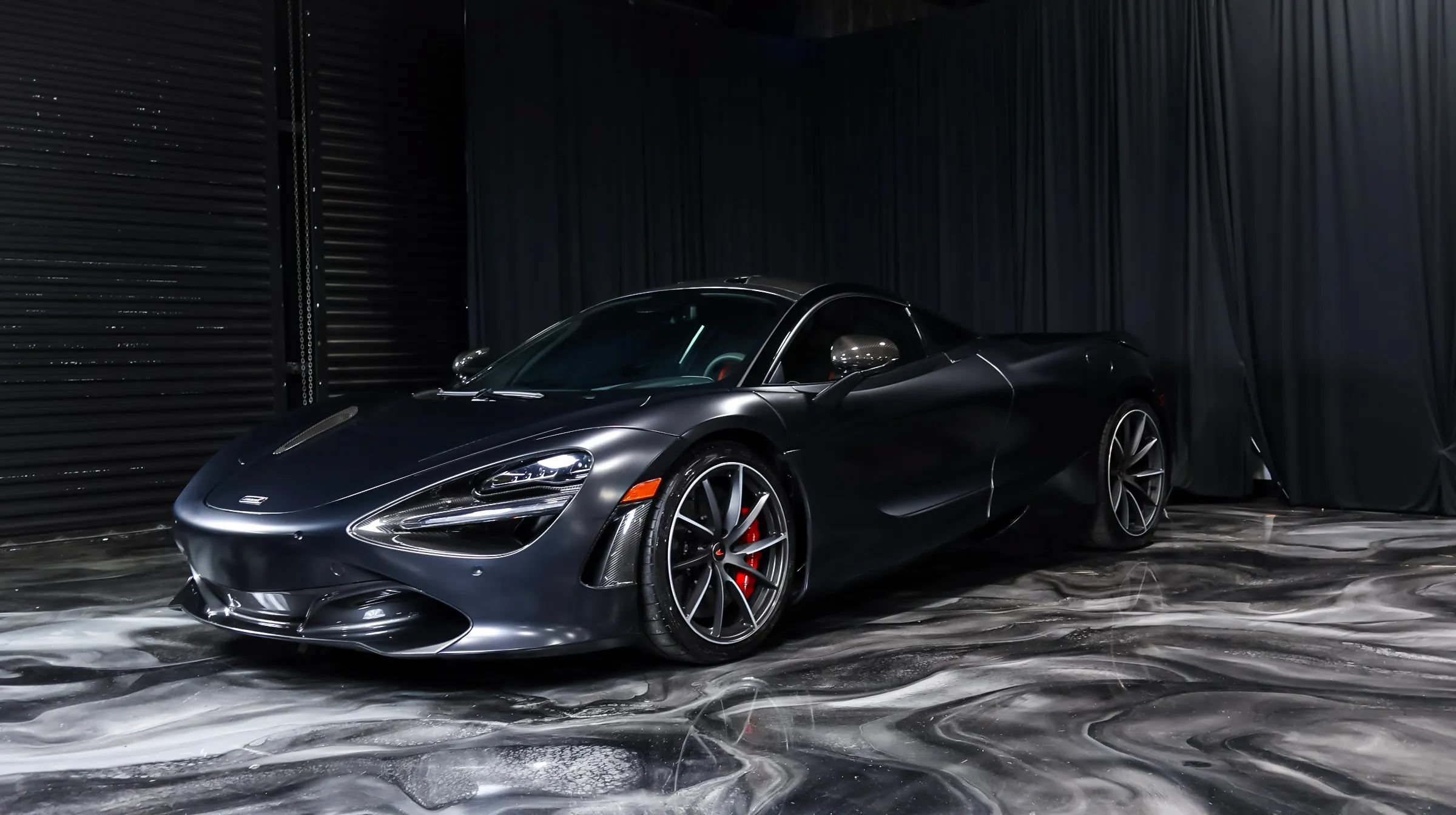Used 2018 McLaren 720S RWD image 13