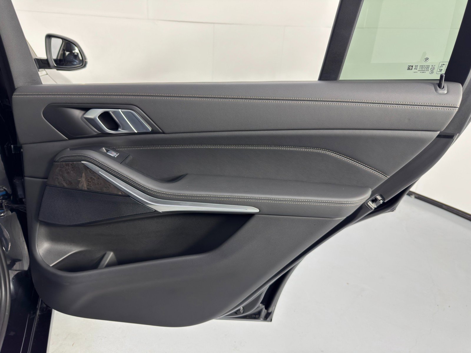 Used 2025 BMW X7 xDrive40i w/ Parking Assistance Package AWD/4WD image 50