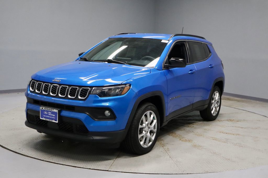 Used 2024 Jeep Compass Latitude AWD/4WD image 8