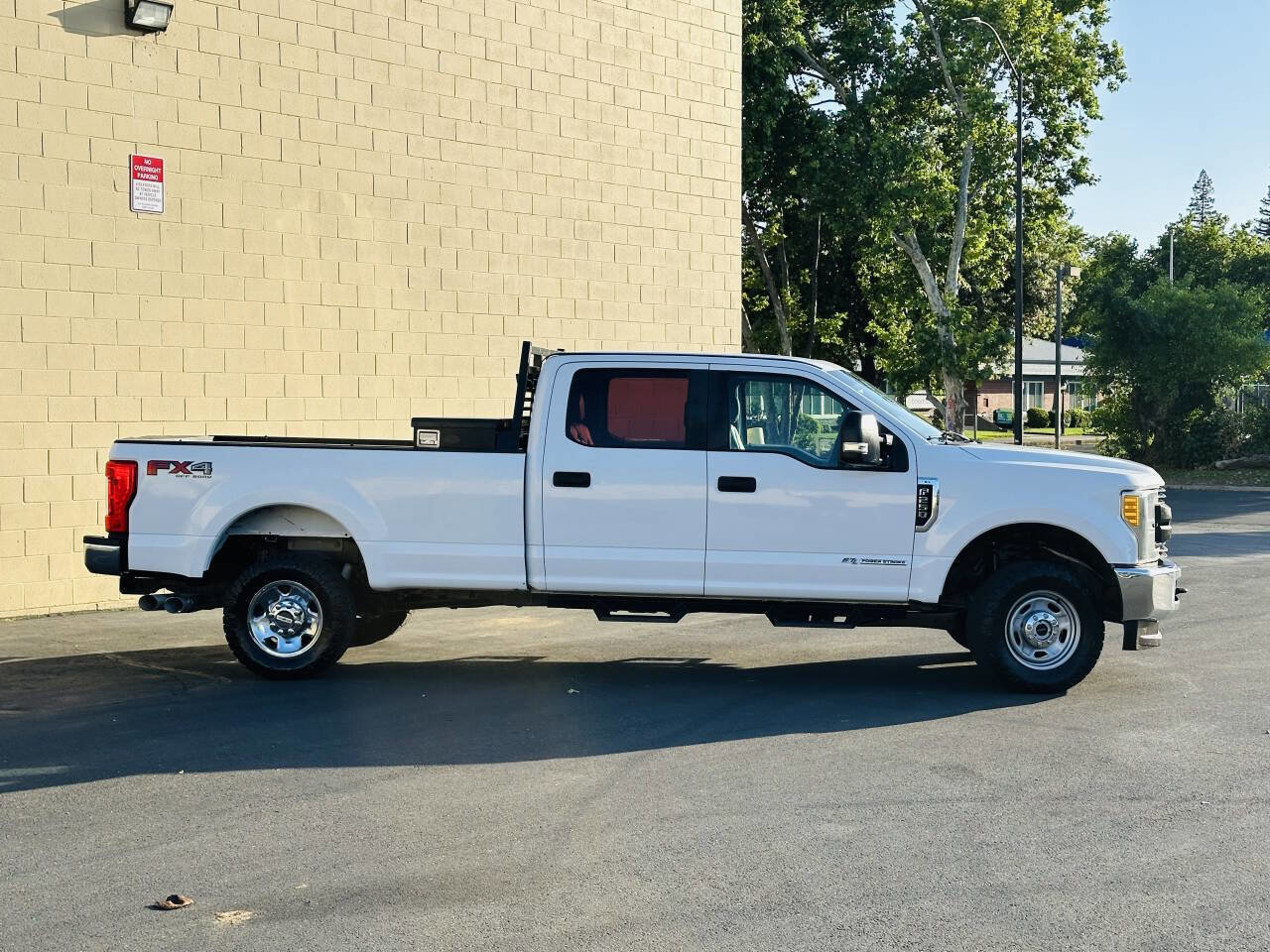 Used 2017 Ford F250 XL w/ Power Equipment Group AWD/4WD image 5