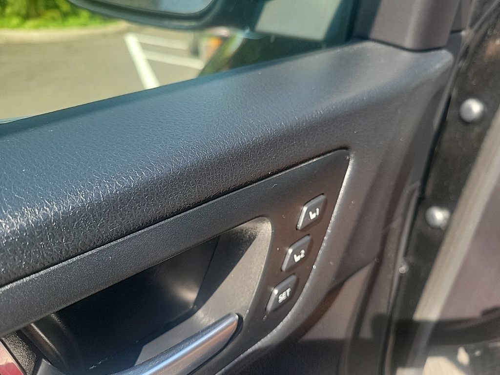 Used 2019 Toyota Highlander Limited Platinum AWD/4WD image 19
