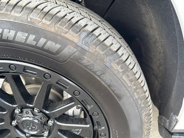 Used 2023 GMC Yukon XL Denali AWD/4WD image 14