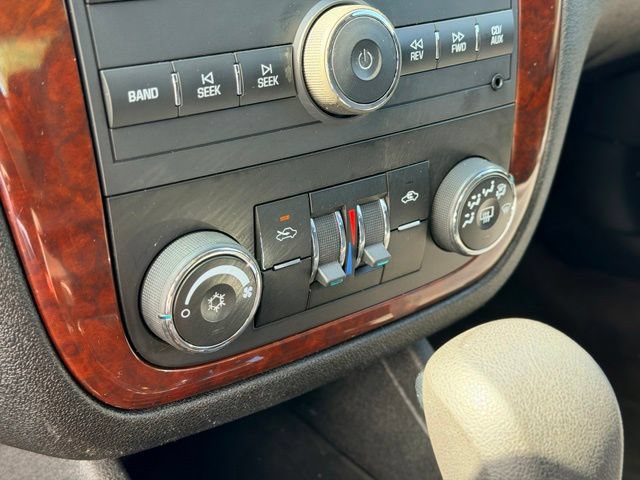 Used 2010 Chevrolet Impala LS FWD image 10