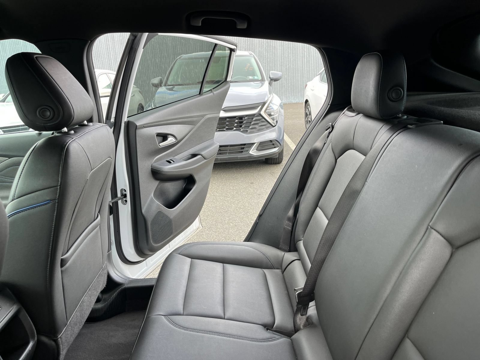 Used 2025 Buick Envista Sport Touring FWD image 38