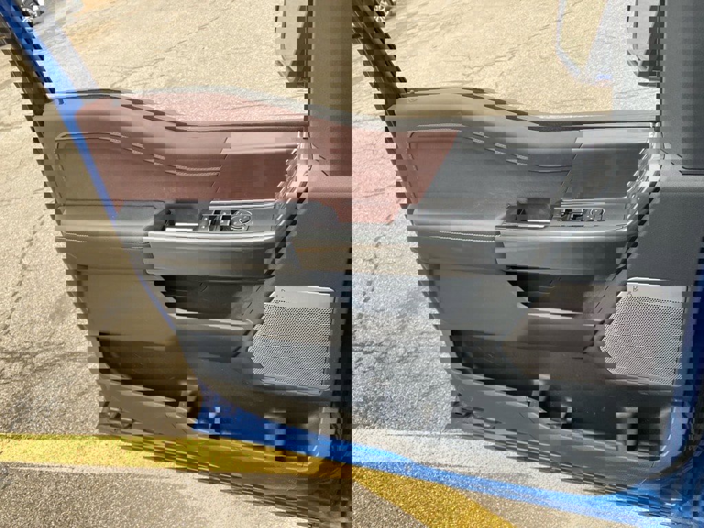 Used 2022 Ford F150 Lariat w/ Equipment Group 502A High image 23