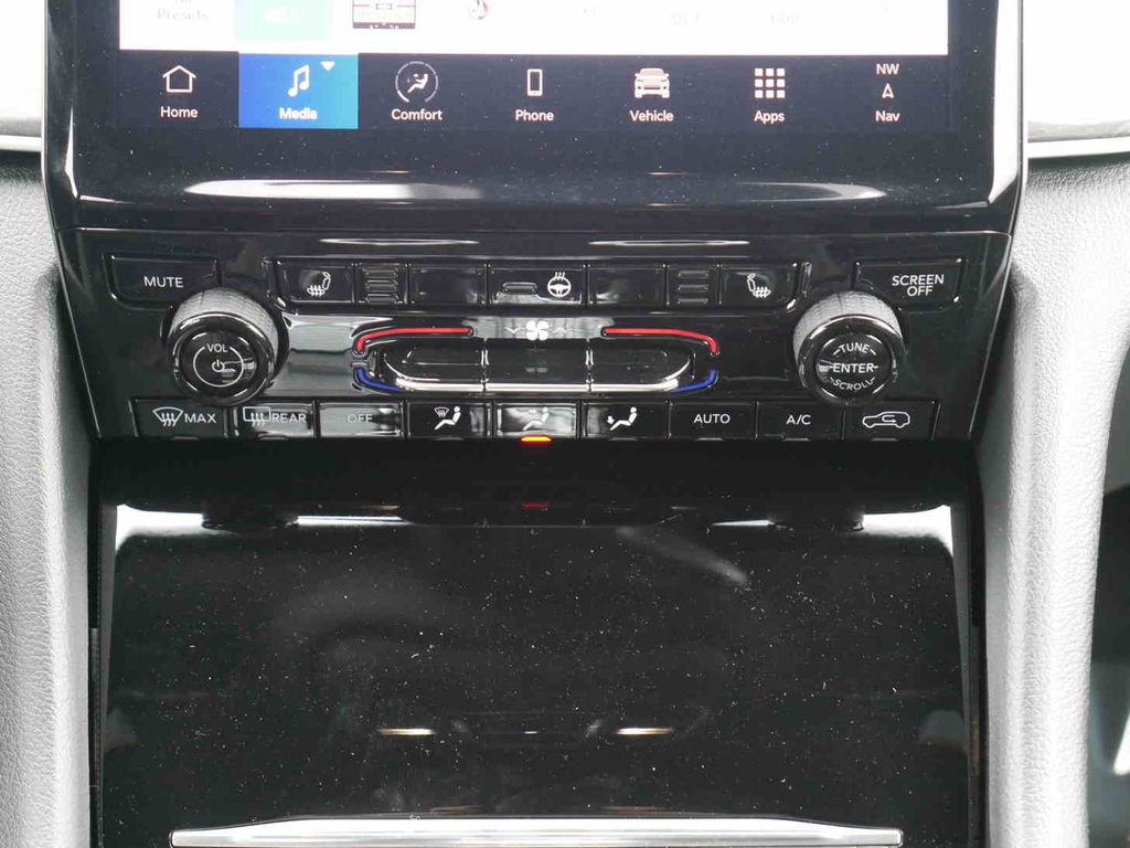 New 2025 Jeep Grand Cherokee Limited 4xe image 6