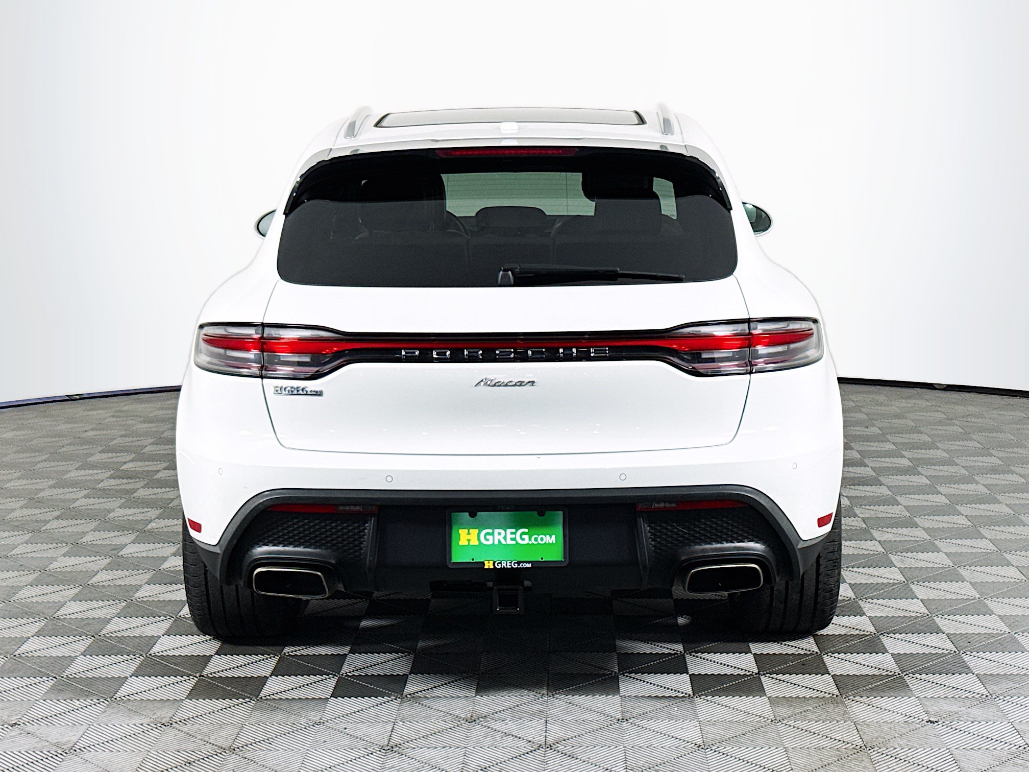 Used 2023 Porsche Macan AWD/4WD image 7