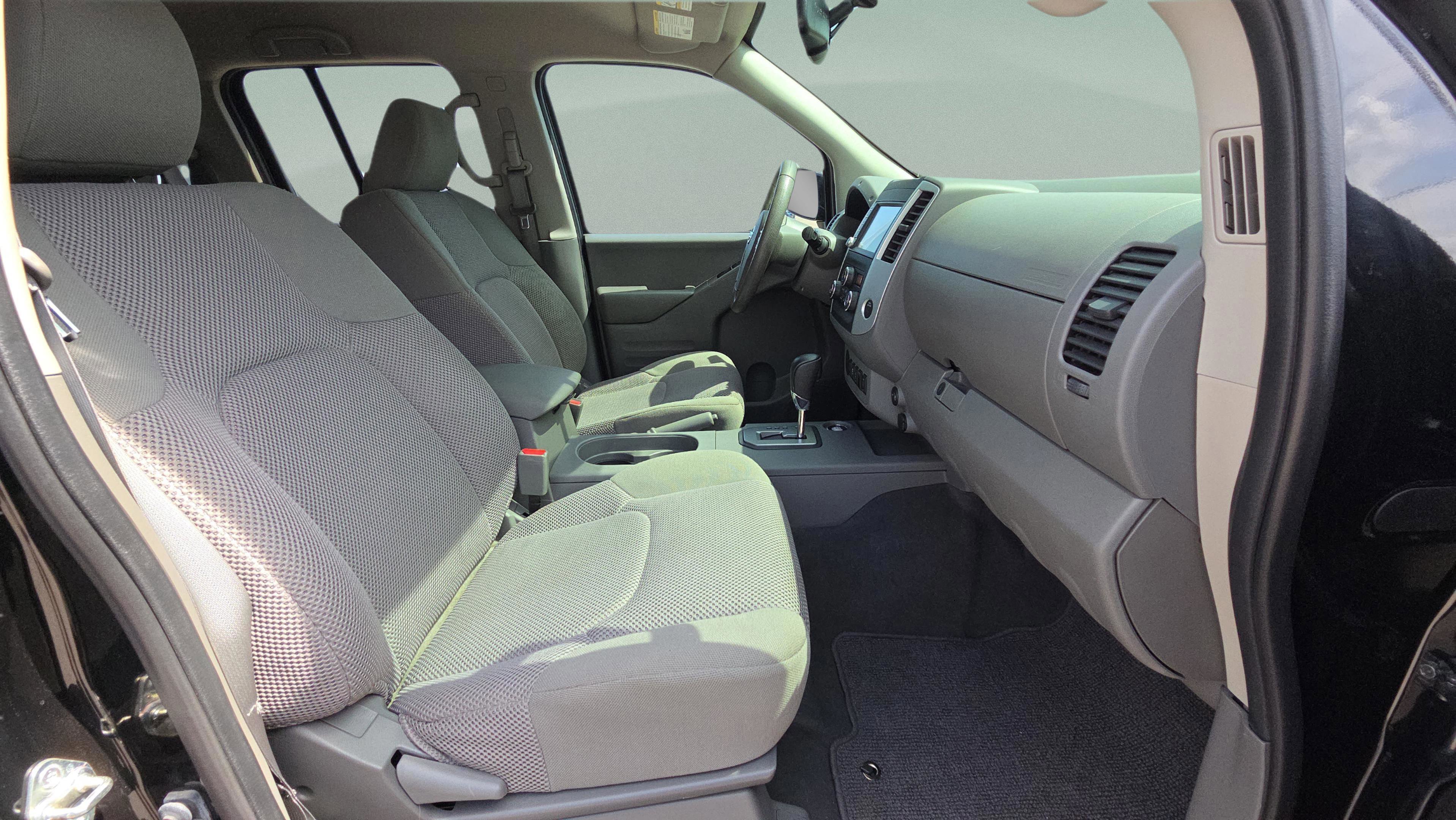 Used 2020 Nissan Frontier SV w/ Midnight Edition Floor Mats RWD image 17