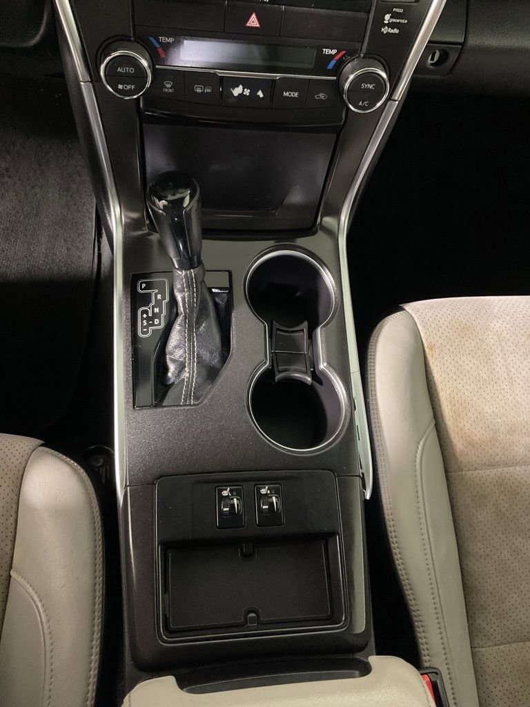 Used 2016 Toyota Camry XSE image 23