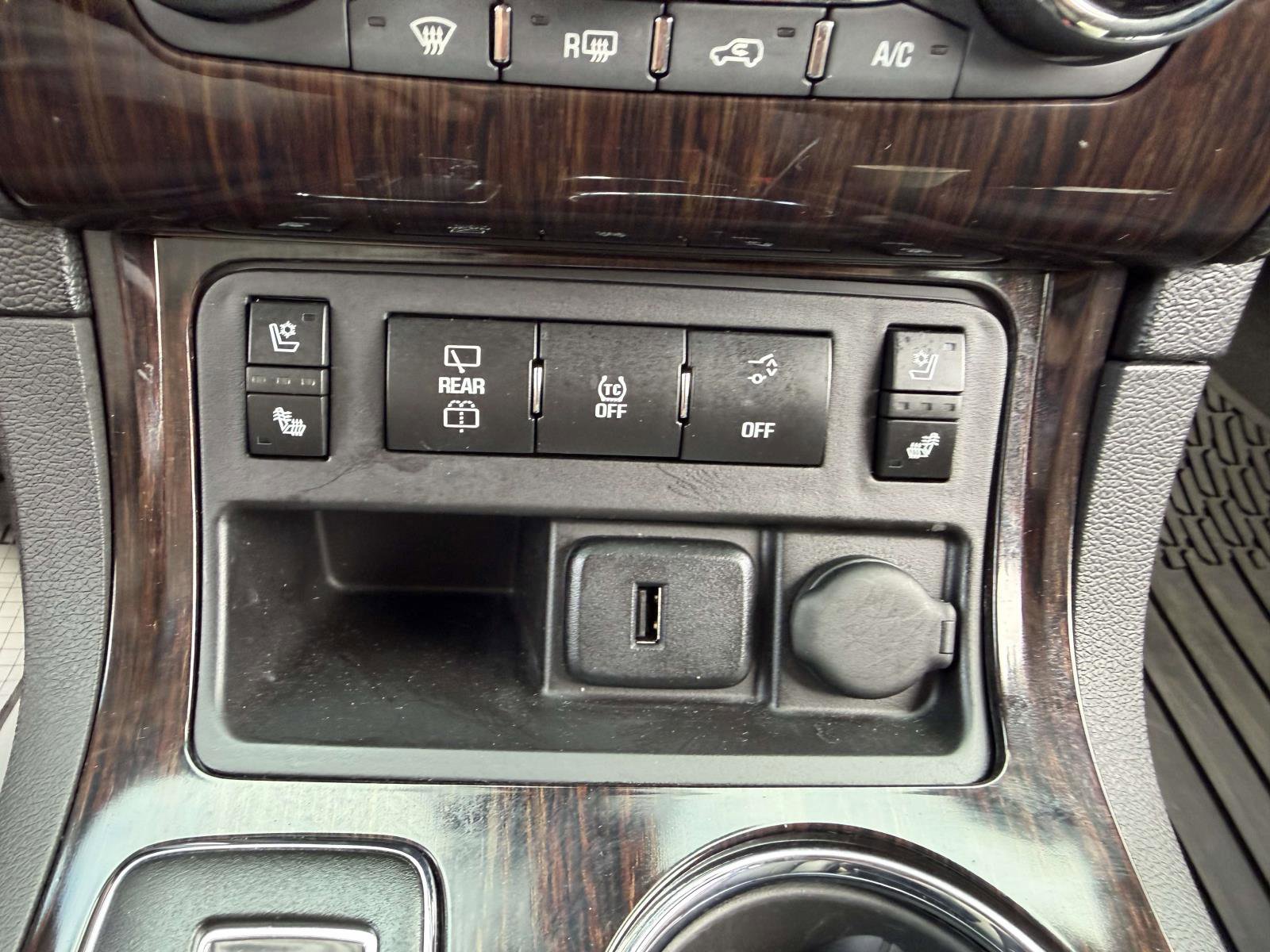 Used 2017 Chevrolet Traverse Premier AWD/4WD image 21