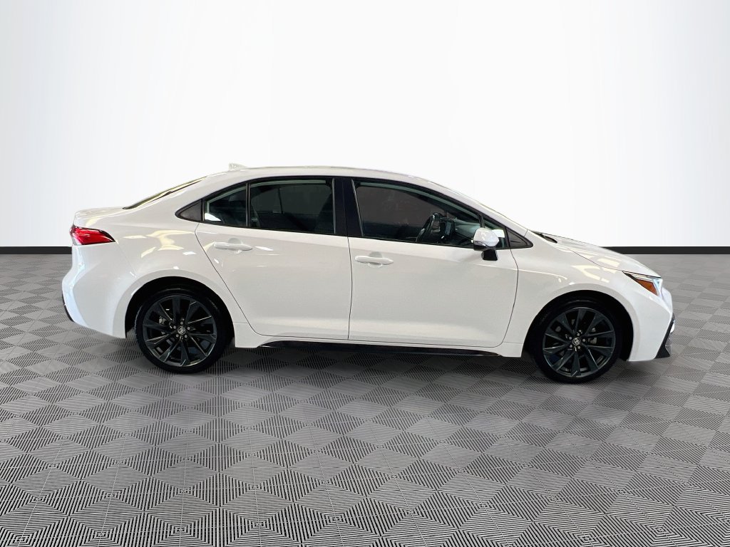 Used 2024 Toyota Corolla SE w/ SE Convenience Package FWD image 8