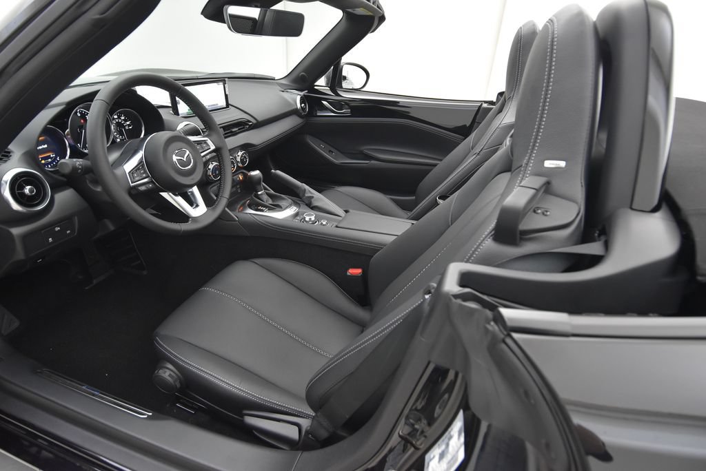 Certified 2025 MAZDA MX-5 Miata Grand Touring RWD image 24