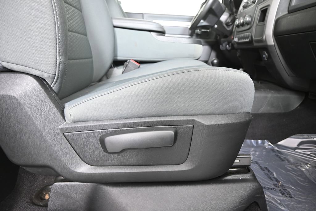 Used 2018 RAM 2500 Tradesman w/ Chrome Appearance Group image 17