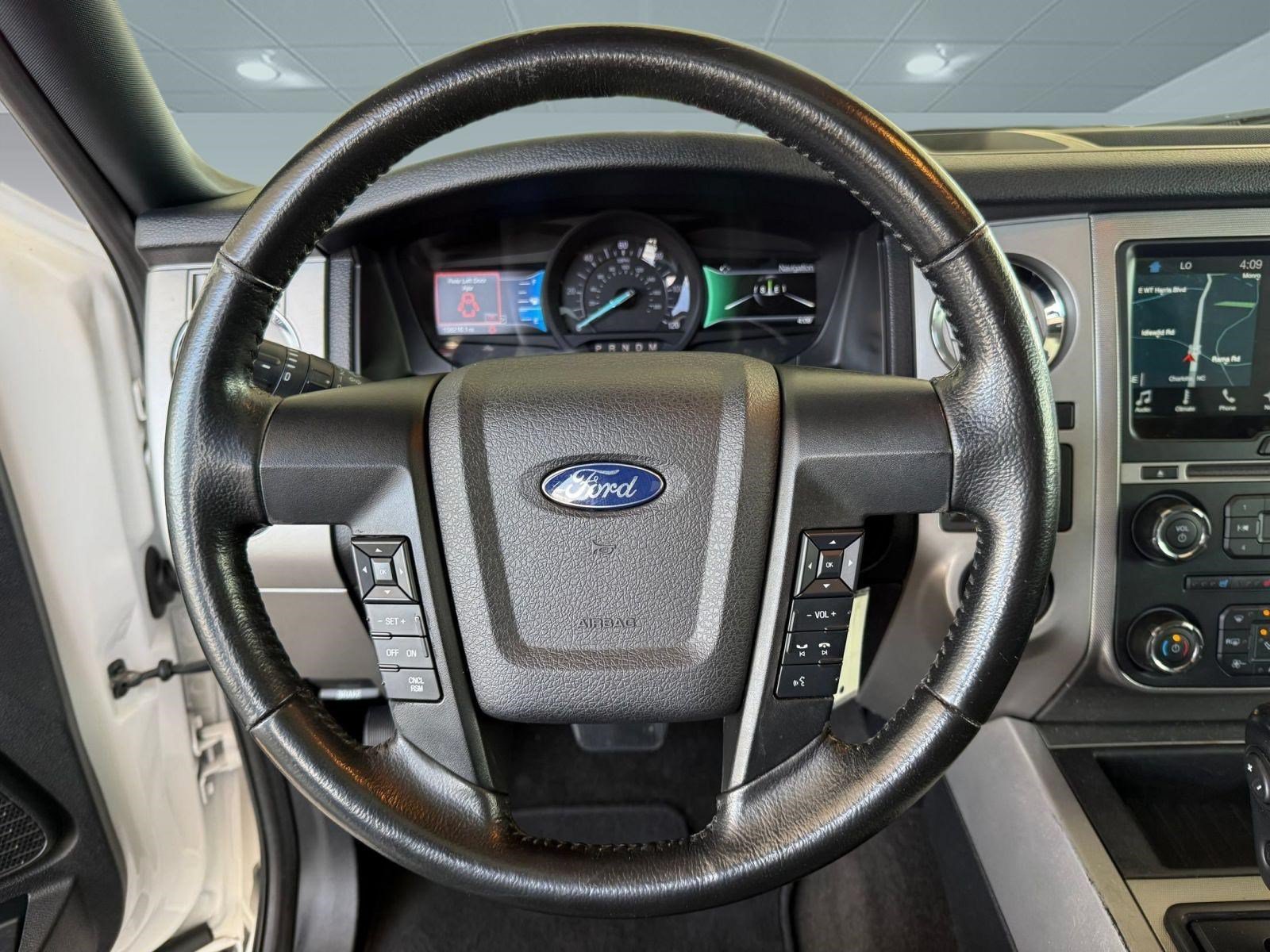 Used 2016 Ford Expedition XLT w/ Equipment Group 202A AWD/4WD image 11
