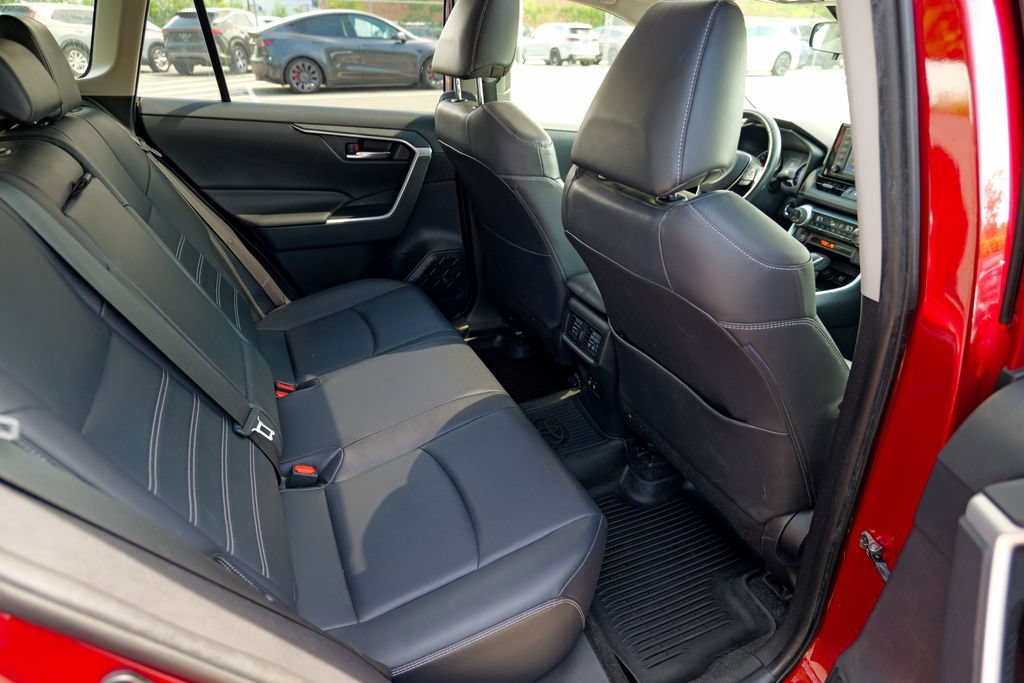 Used 2019 Toyota RAV4 XLE Premium w/ All Weather Liner Package AWD/4WD image 30