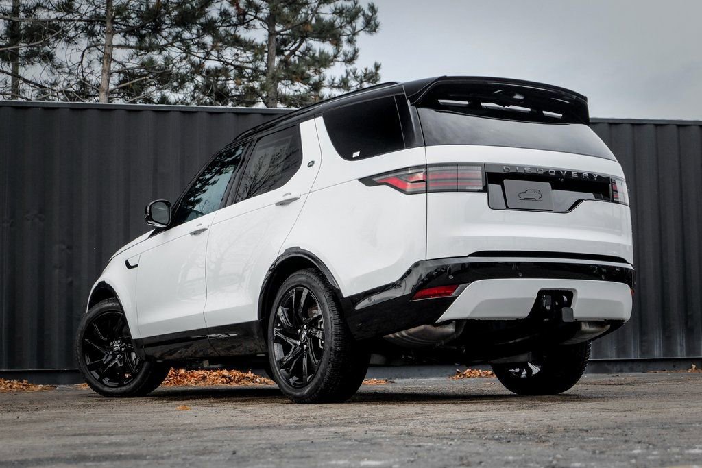 Used 2025 Land Rover Discovery Dynamic SE AWD/4WD image 2