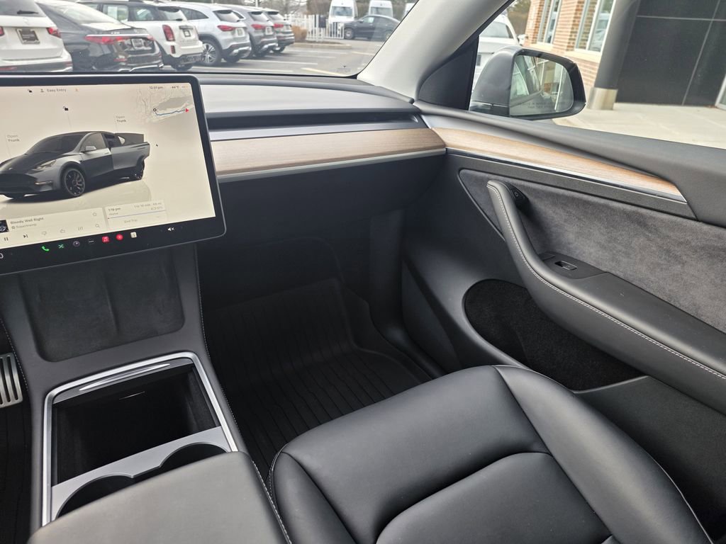 Used 2023 Tesla Model Y Performance image 17