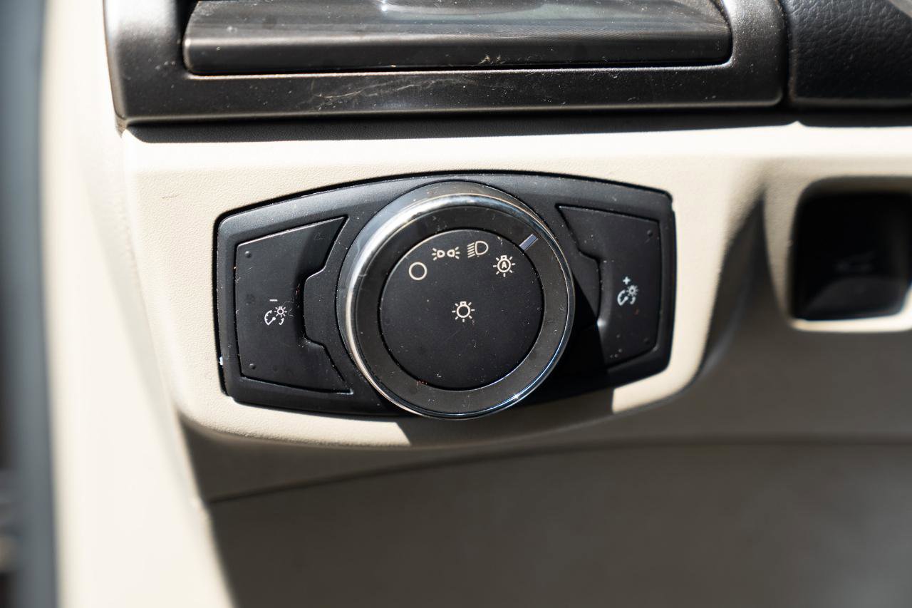 Used 2020 Ford Fusion SEL FWD image 18